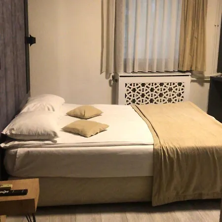 호텔 Gueleryuez 2*